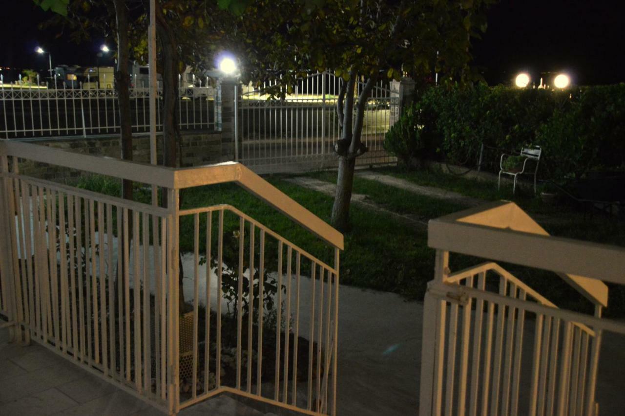 Antony Apartments Nea Plagia Exterior photo